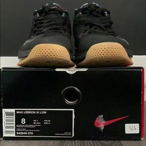 Nike LeBron 11 lows black/gum